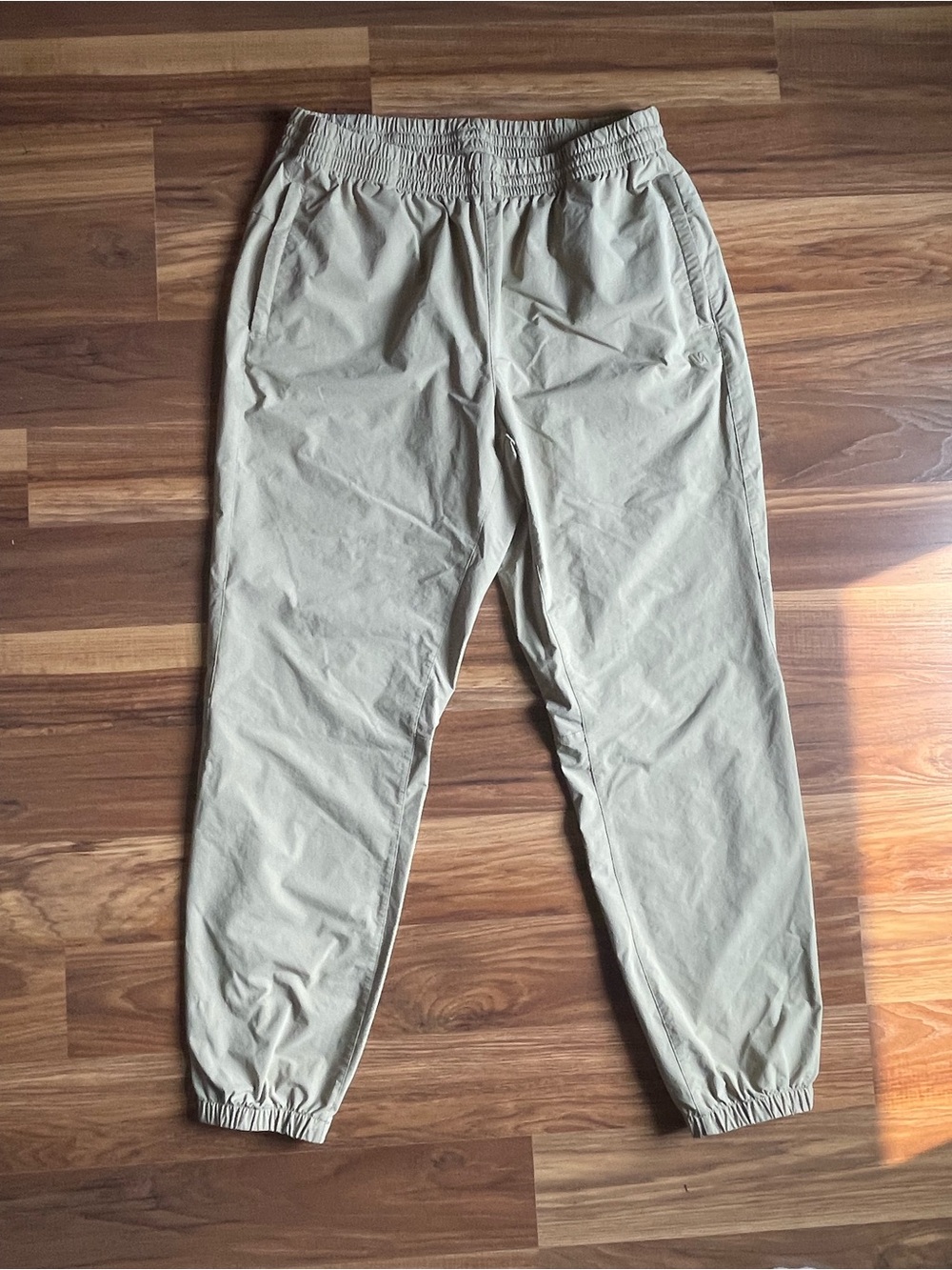 VRST Men's Jogger Pants Size Large Tan/Khaki Athletic Performance